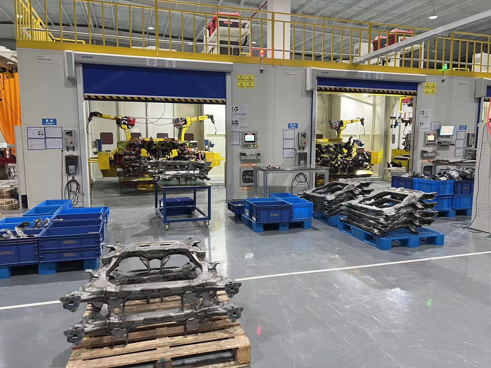 車(chē)架總成機(jī)器人雙機(jī)弧焊工作站案例！